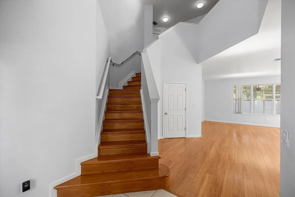 Building Photo - 5073 SW 40th Pl
