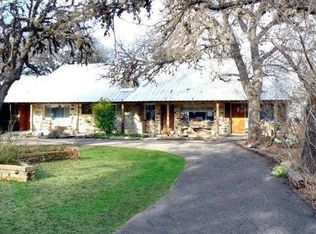177 Hilltop Dr, Kerrville, TX 78028