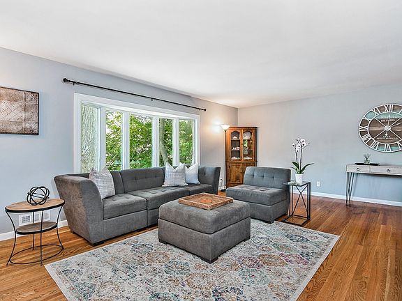 53 Spencer Dr New Rochelle, NY (06 of 22).jpg