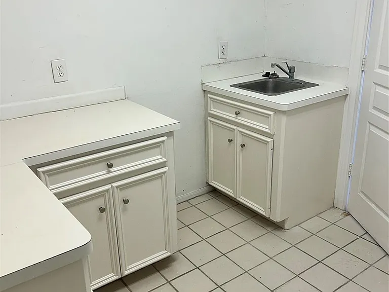 807 Kipp Ave #C — Photo 33