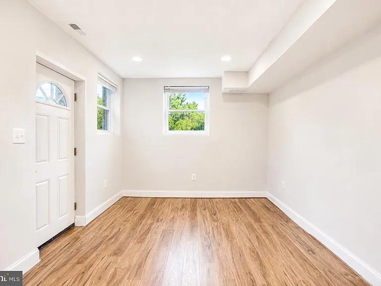 2851 Robinson Pl SE — Photo 3