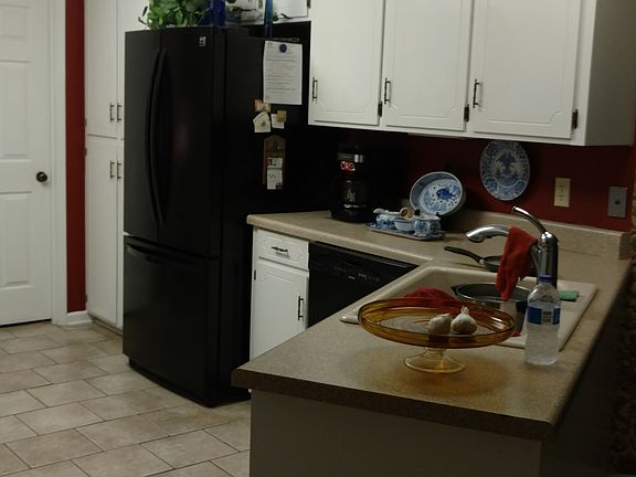 4th image of 65 Palace Dr