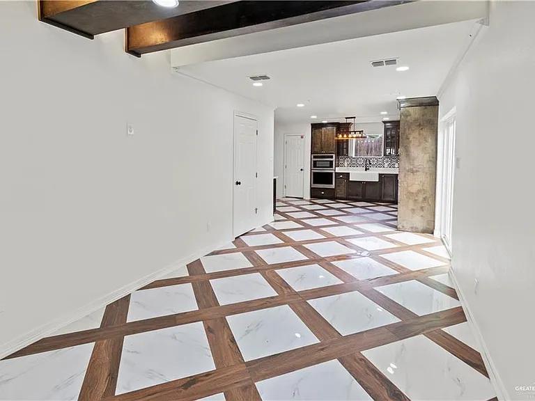 1409 E Karen St #B — Photo 6