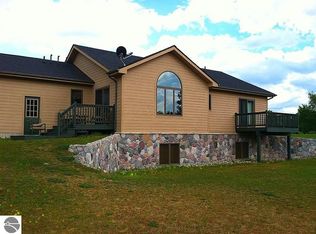 8247 White Pine Rdg, Harrison, MI 48625