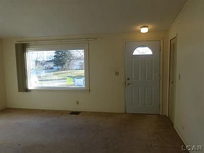 3rd image of 104 Boyce Dr