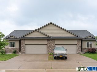 1532 Red Oak Dr, North Liberty, IA 52317