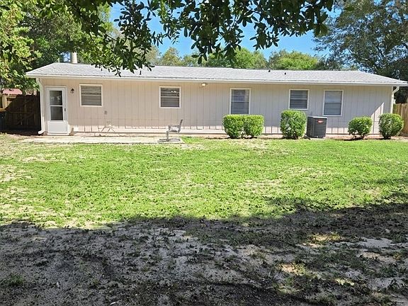 Huge Backyard. LANDSCAPE MAINTENANCE included with rent. So Relax - no extra chores.