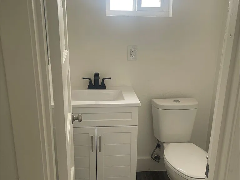 704 S Soto St — Photo 12