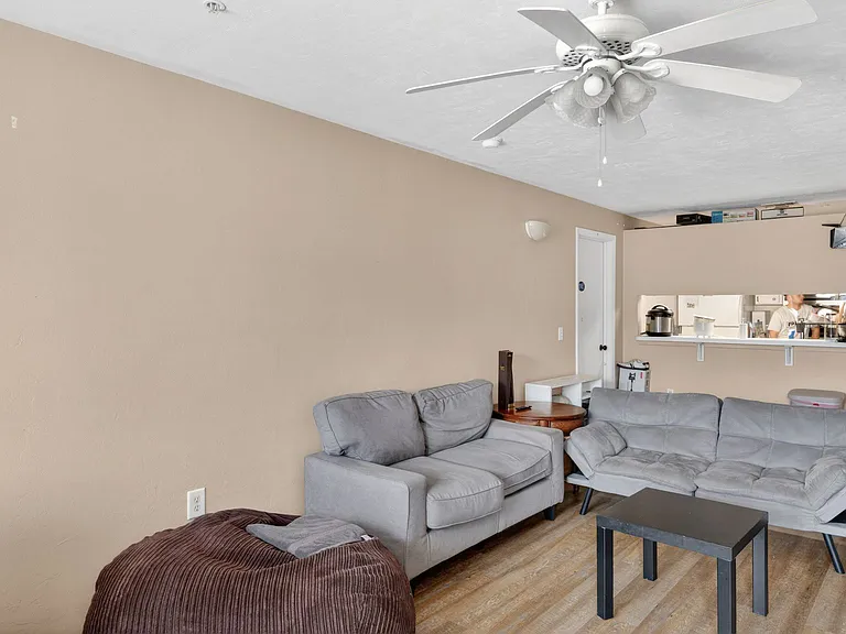 4000 SW 23rd St #3-302 — Photo 8