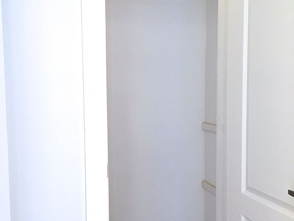 3rd image of 270 Parkside Ave #1