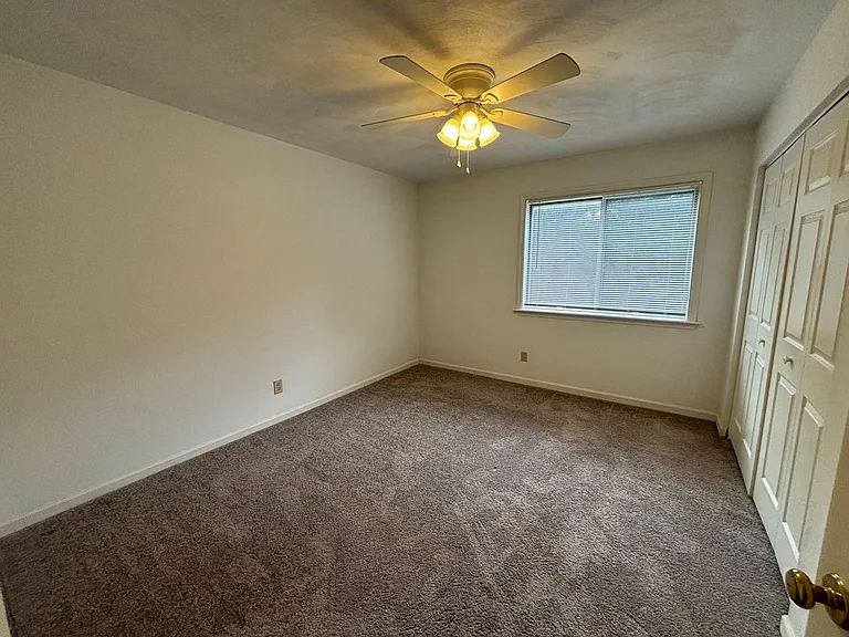 401G Berryfield Ln — Photo 9