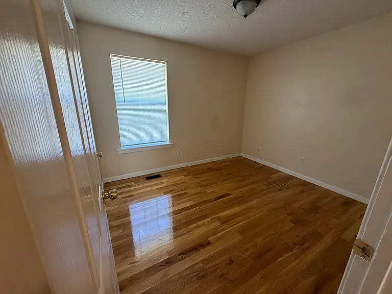 6027 Mitchell St — Photo 14