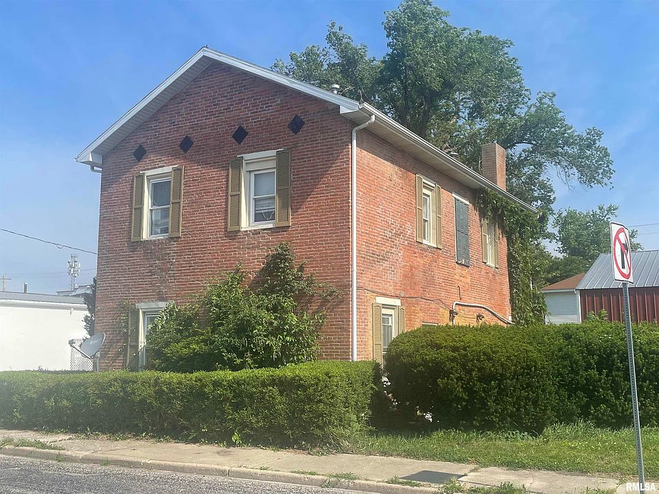 2nd image of 300 N East St