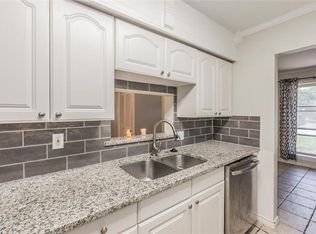 1104 Crane Dr, Euless, TX 76039