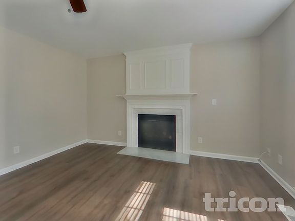 2nd image of 4655 Queens Grove St