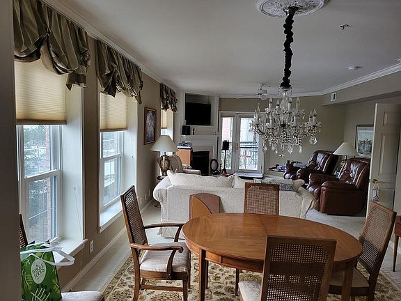 5th image of 3256 Page Ave APT 201