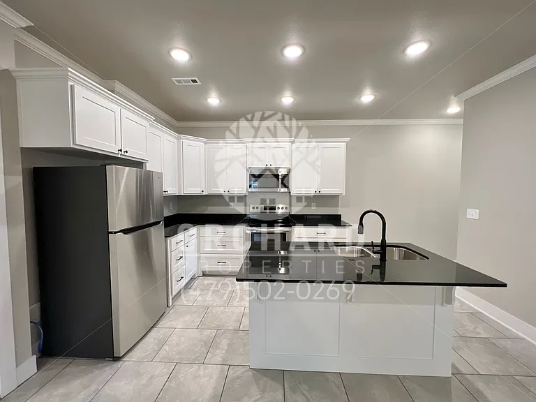 592 Bradford Dr — Photo 8