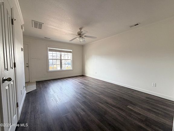 4th image of 202 Springwood Drive