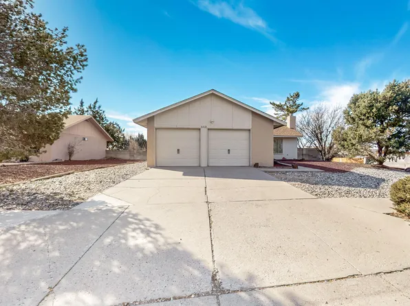 5319 Carruthers St NE, Albuquerque, NM 87111