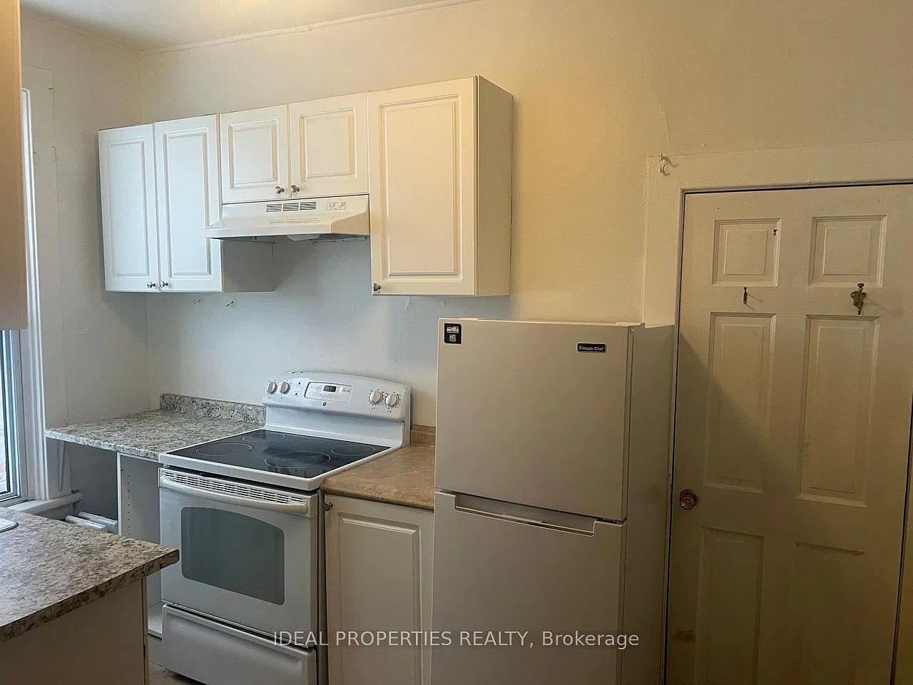 Studio, $1,250 — Photo 4