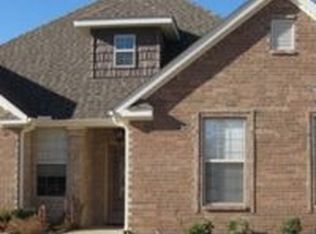 11181 Bear Dr, Fayetteville, AR 72730