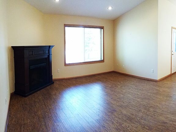 3rd image of 168 Cheval Dr