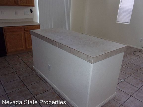 3rd image of 2916 Paradise Hill Ct