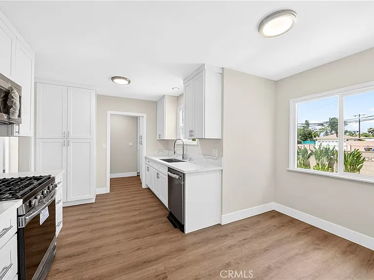 639 N Nora Ave — Photo 17