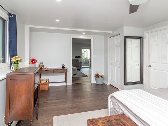 3rd image of 207 Fremont St APT 7