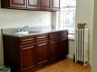 3041 41st St APT 2R, Astoria, NY 11103