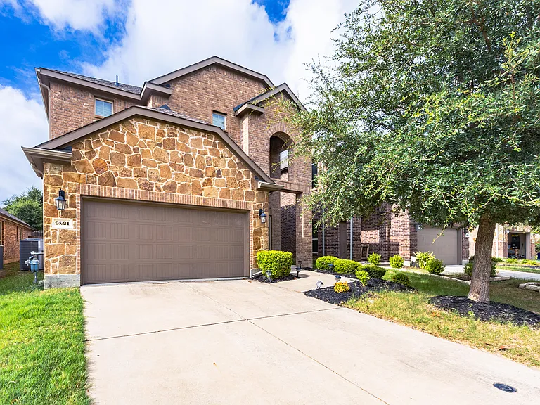 9821 Prairie Dog Ln — Photo 1