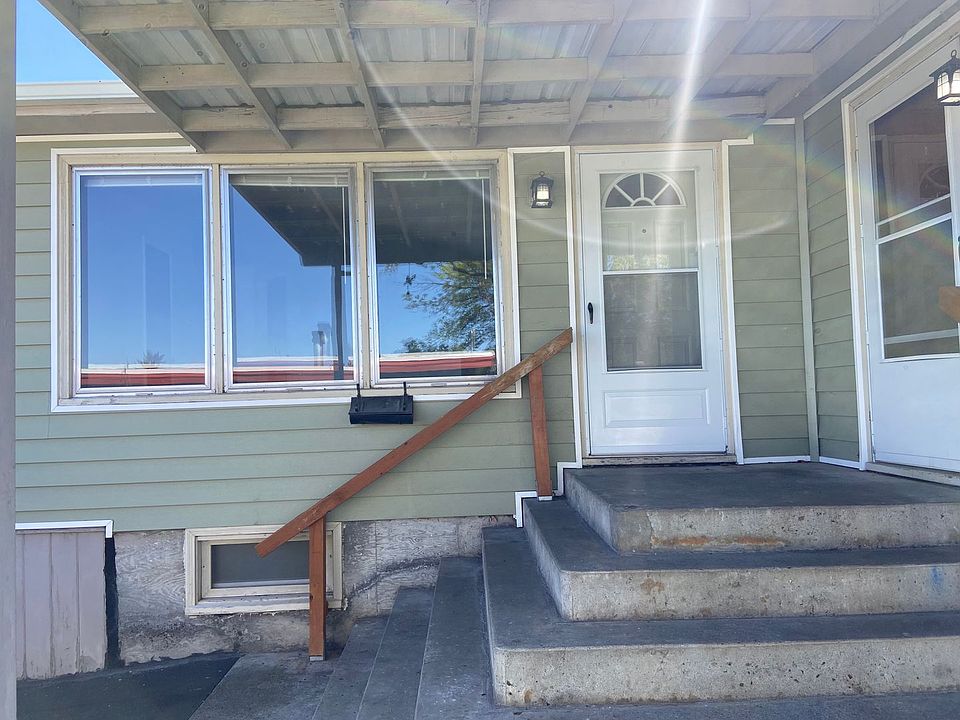 1st image of 704 W 14th St