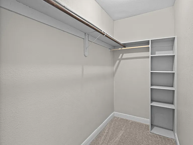1520 Crawford Ct — Photo 8