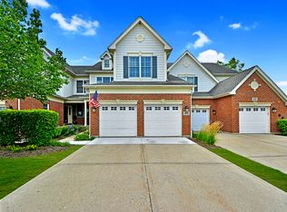 25 Harborside Way, Hawthorn Woods, IL 60047