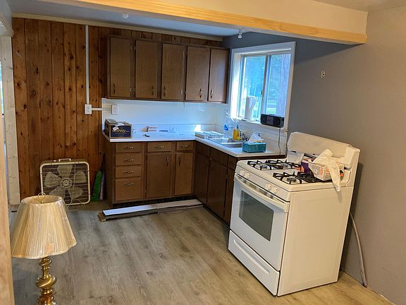 3rd image of 2072 Pontiac Dr