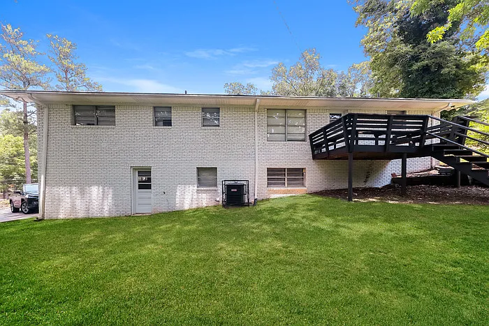 704 Alice St — Photo 10