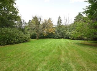 10320 N Range Line Rd, Mequon, WI 53092