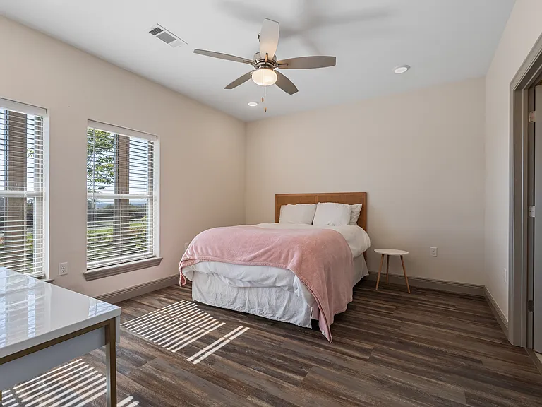 9219 Ra Young Jr Dr — Photo 21