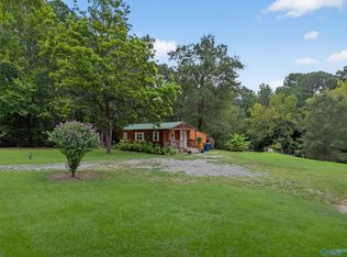 373 Seminole Trl, Ohatchee, AL 36271