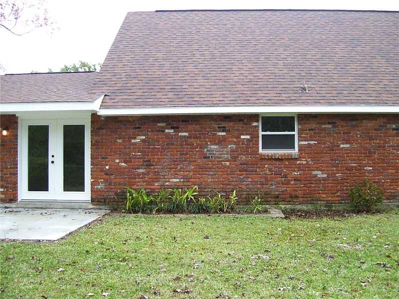 1st image of 105 Cawthorn Dr