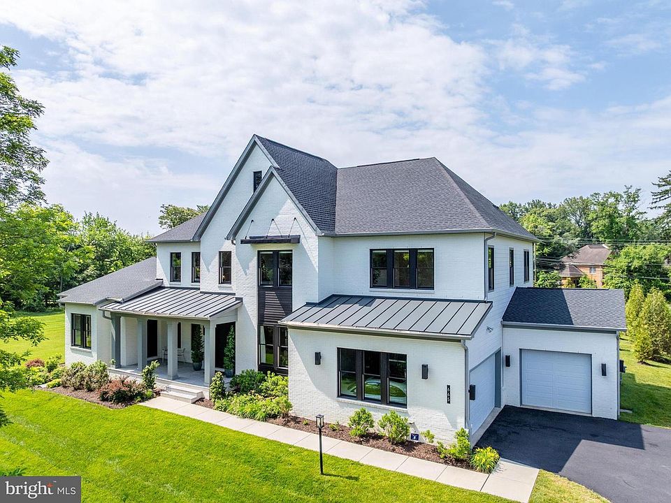 1st image of 665 Stratford Hill Ct