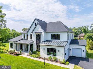665 Stratford Hill Ct, Great Falls, VA 22066