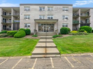 308 Meadowside Rd APT 201, Milford, CT 06460