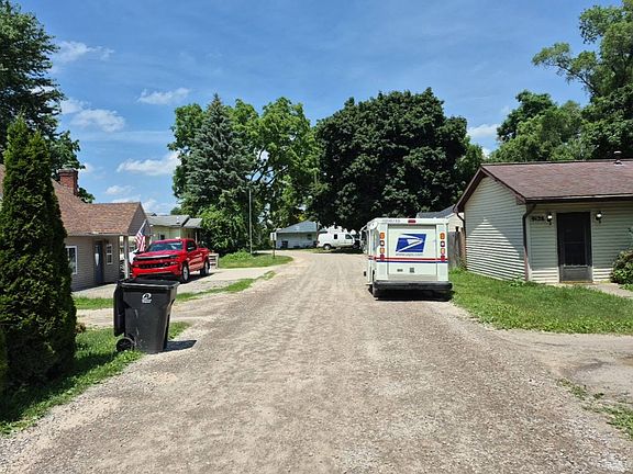 4th image of 9128 Forest Rd
