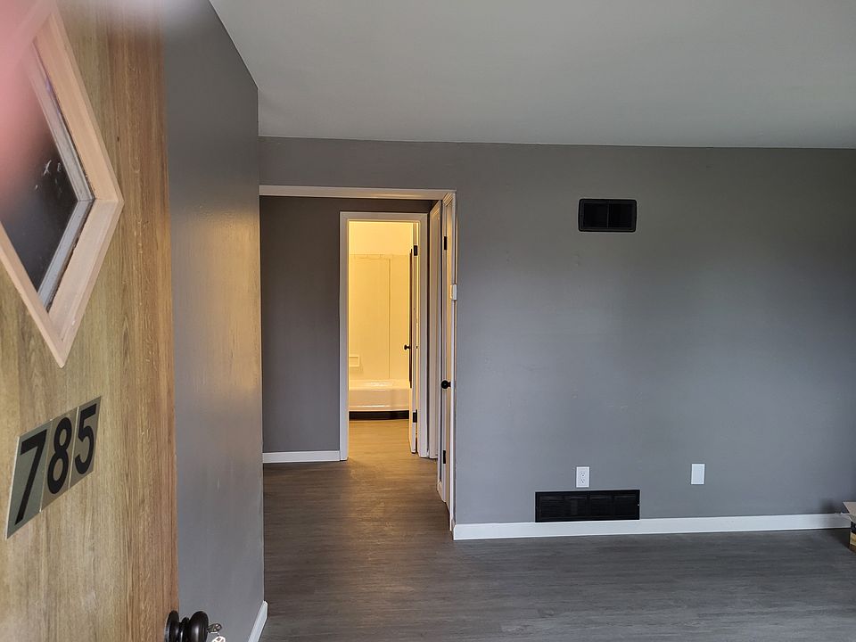 2nd image of 785 NE 68th Ter