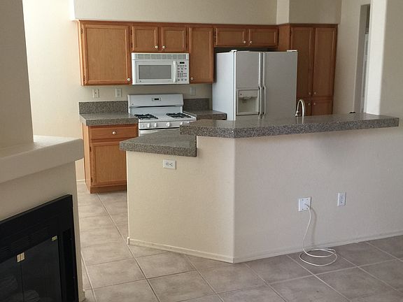 5th image of 1050 E Cactus Ave Unit 1070