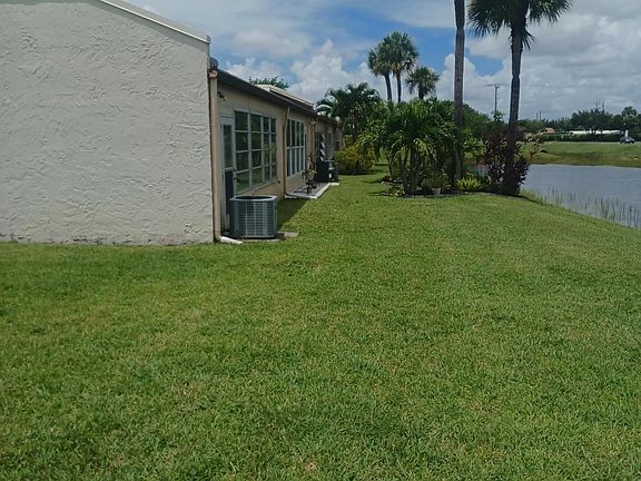 4th image of 155 LAKE MERYL Drive