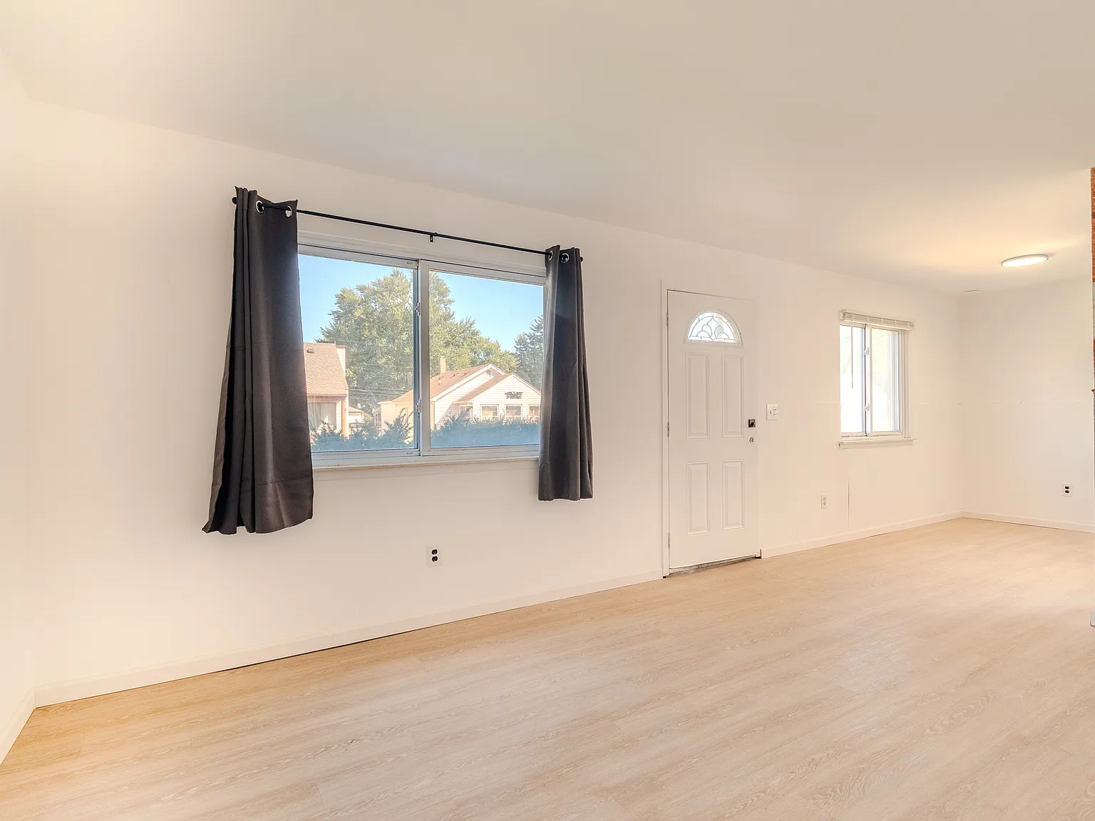 3 bed, 1001 sqft, $1,500 — Photo 4