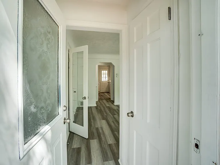 217 Grand Blvd — Photo 6