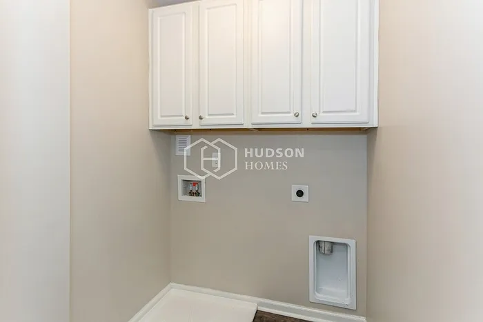 319 Lanier Ct — Photo 23